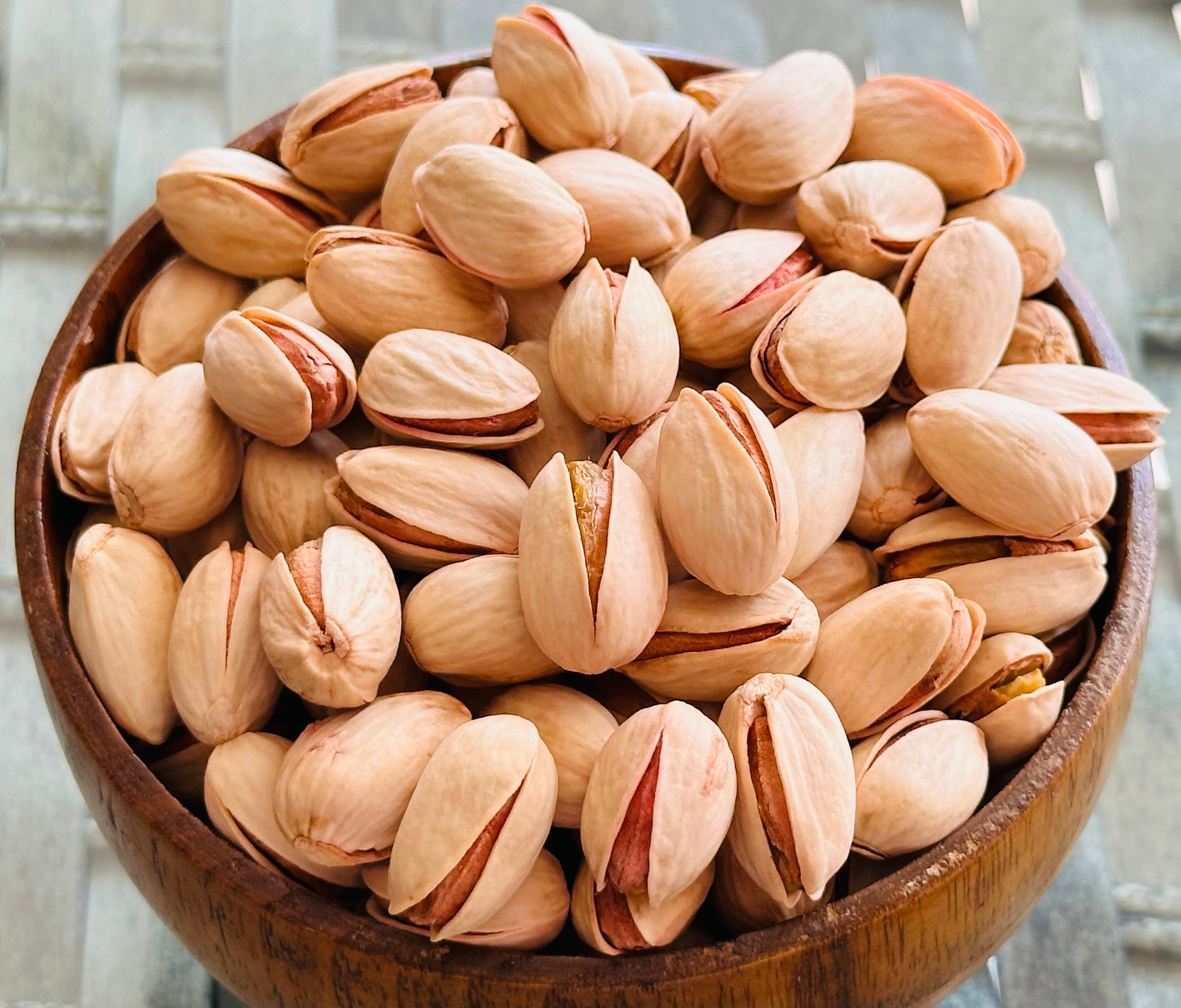 پسته احمدآقایی رست شده ۲۵۰ گرمی