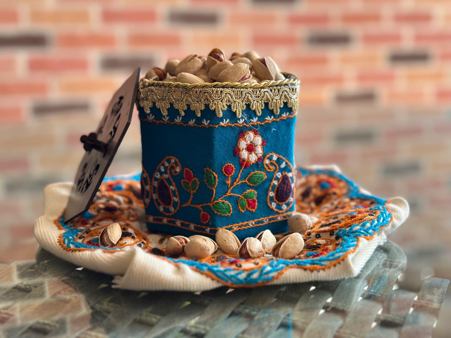 پسته احمدآقایی رست شده 250 با بسته بندی پته